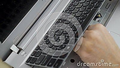 Laptop Keyboard Repair 的图像结果