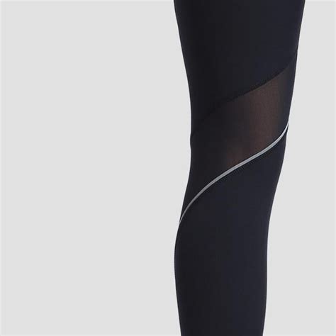 Define Crops Black – Dive