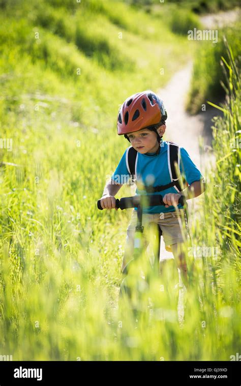 Kids Cycling 的图像结果