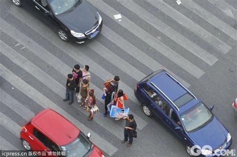 小心中国式过马路 从驾驶者角度看行人【图】_用车指南_太平洋汽车网