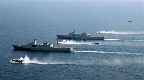 中国075型两栖攻击舰曝光，“小航母”作战战力不输美军_凤凰网