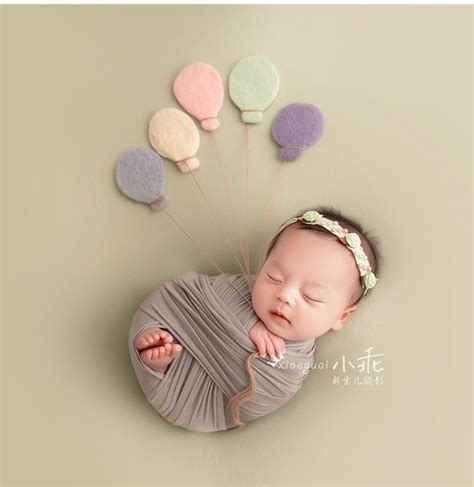 新生儿拍照婴儿满月百天照月子照影楼摄影羊毛毡气球星星月亮道具-阿里巴巴