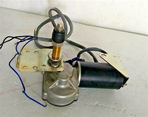 Asmo Window Wiper Motor For OBE Deck Crane - 80 Deg.Sweep 10mm Dia 75m ...