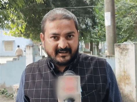 Reward of Rs 5.51 lakh for pulling Minister Nishad's tongue Karni Sena ...