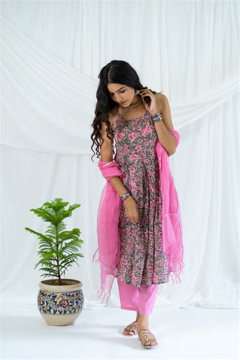 Pink & Olive 'Glamourous' Cotton Kurta Set – The Ethnic Label