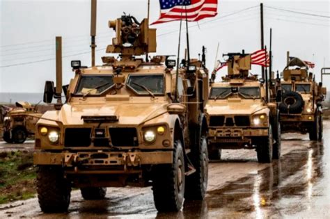 美军在叙偷粮偷油 还将叙“叛军”36辆军车运至伊拉克_凤凰网