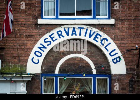 Conservative Club Sign 的图像结果