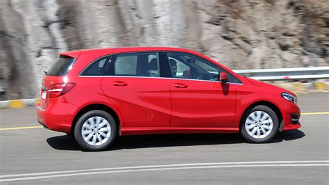 Mercedesbenz-bclass-2015-B200 CDI Sport Exterior Car Photos - Overdrive