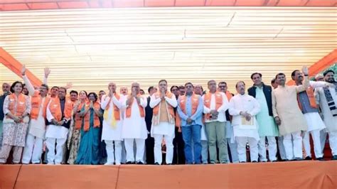 2 former ministers, several ex-MLAs quit Congress to join BJP in ...