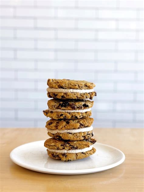 It’ll 'Sleigh' Ya! Celebrated’s Oatmeal Raisin Cream Pie Cookie Makes ...