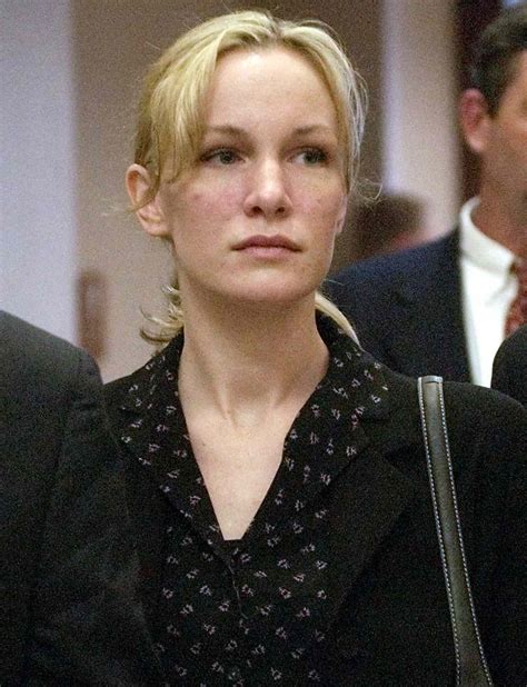 Tx. Woman Who Stabbed Husband 193 Times Released from Prison