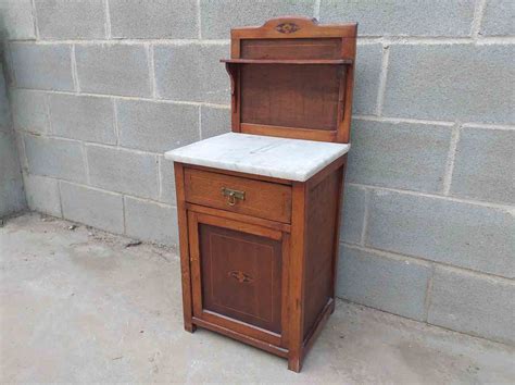 Mesita de noche antigua estilo inglés Eduardiano. Mesilla de dormitorio ...