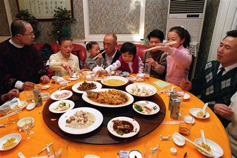 外国领养中国儿童数量锐减：高峰时每年上万|国外|领养儿童_新浪教育_新浪网