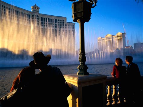 Las Vegas Must-Dos -- National Geographic's Ultimate City Guides - where to go in las vegas