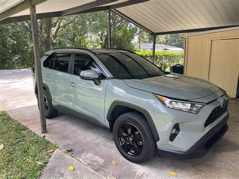 Lunar Rock owners, how do you describe the color of your Rav4 to others ...