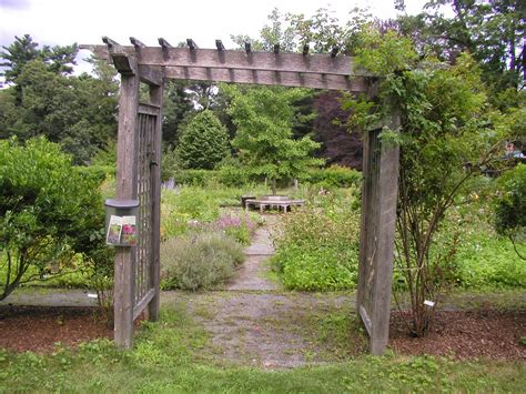 Everyone Outdoors: Treat Yourself to The Gardens at Elm Bank Reservation
