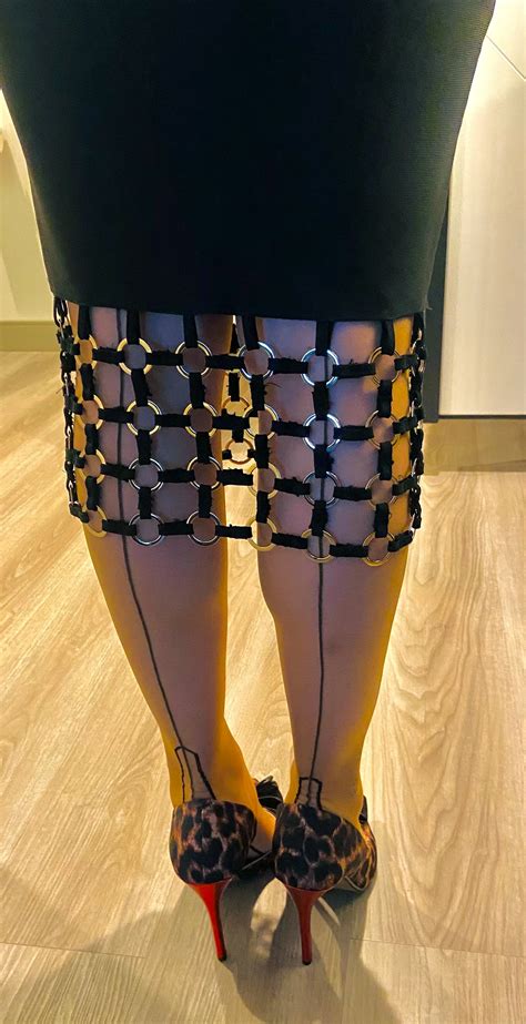 Well Heeled to the 2nd Power - Stockings HQ outfits and sightings forum - Stockings HQ ...