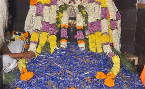 Ainavilli Temple: ఆ ఆలయంలో దేవుడికి పెన్నులతో పూజ.. ఎందుకంటే..?
