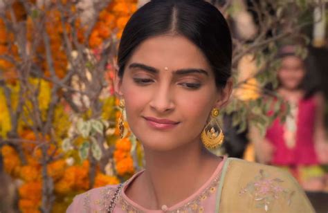 Ek Ladki Ko Dekha Toh Aisa Laga Movie User Reviews & Ratings | Ek Ladki ...