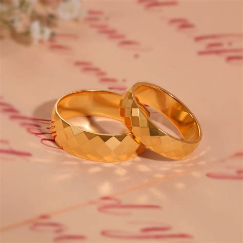Love Struck Couple Rings