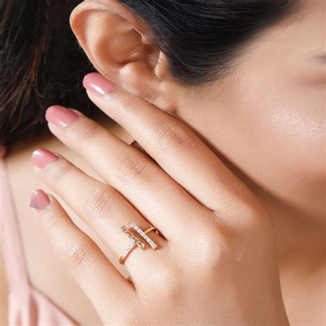 14KT Yellow Gold Luminous Lines Diamond Finger Ring