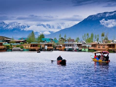 5 Reasons to Visit Srinagar in April | India.com