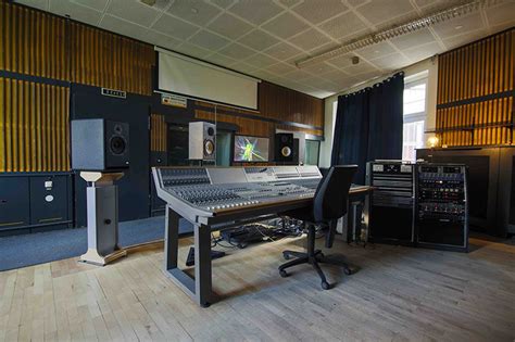 Syarat & Cara Daftar Kuliah di Macleay College (The Institute of ...