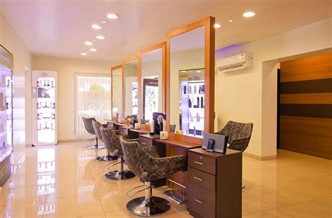 Unisex Salon Chemmad | Family Salon | Nayalo +91 7558 808 447