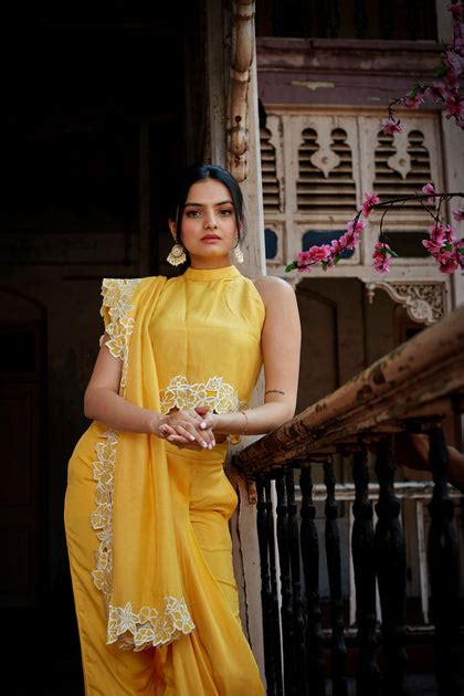 yellow cut work drape set – Saangi