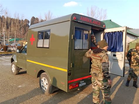 J-K: Indian Army airlifts pregnant woman in critical condition