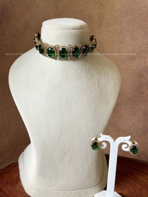 ROUND CUT GREEN STONE VICTORIAN HIGHNECK CHOKER SET – AARVEE JEWELLERY