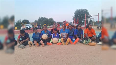 MP News: जिस गांव को पीएम मोदी ने बताया 'मिनी ब्राजील', यहां जानें ...