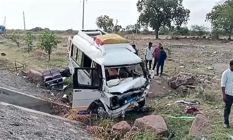 Twelve injured after TT vehicle overturns following tyre burst near Koppal