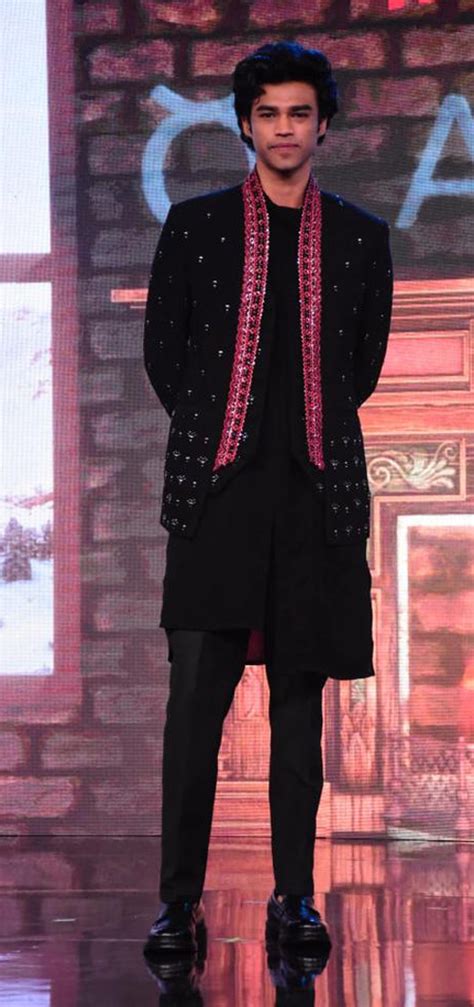 Irrfan Khan’s Son Babil Khan Dons An All-Black Desi Look For A Song ...