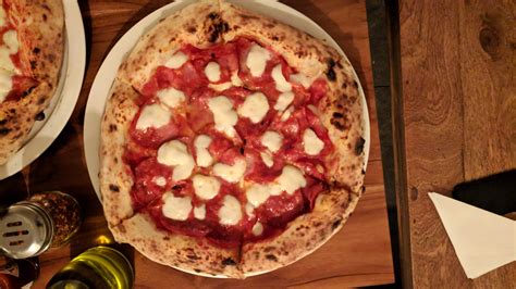 A Taste Of True Italian Pizza At Leo's! | LBB