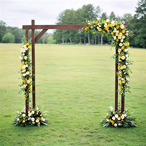 40 Wedding Arch Ideas for Every Ceremony Style (2024)