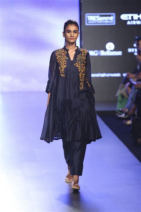 Complete collection: Vineet Rahul at Lakmé Fashion Week winter/festive ...