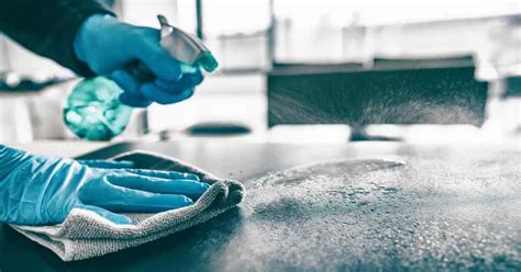 Vinegar for Cleaning: Uses & Benefits