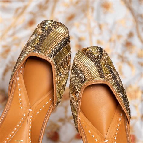 Discover Stylish Punjabi Juttis for Women at Kala India – KalaIndia