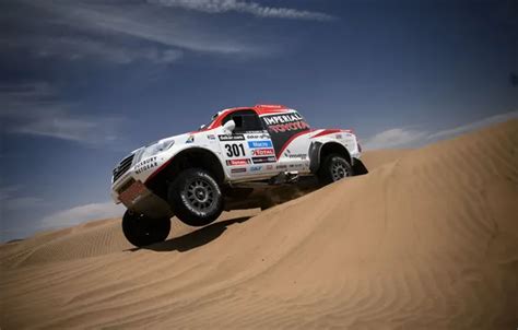 Download wallpaper Wheel, Toyota, Hilux, Rally, Dakar, SUV, The ...