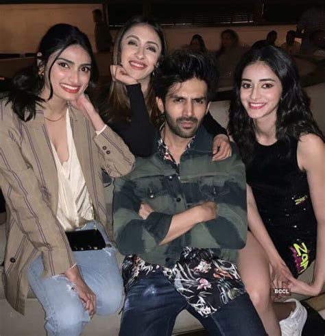 Kartik Aaryan celebrates success of the film ‘Luka Chuppi’ with Kriti ...