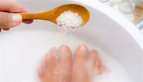 7 Effective Home Remedies To Treat Stinky Feet - lifeberrys.com
