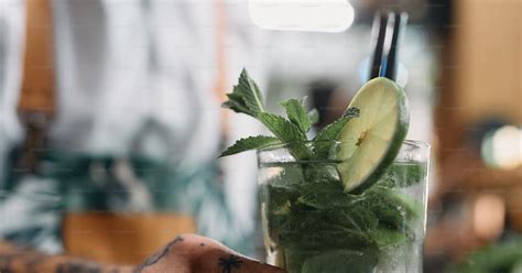 How to make the perfect mojito, according to a professional bartender