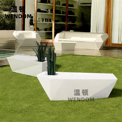 玻璃钢多边菱形坐凳 - 深圳市温顿艺术家具有限公司