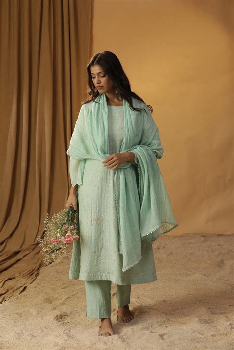 Explore Elegant Indian Ethnic Attire Online – Arpita & Sulakshana