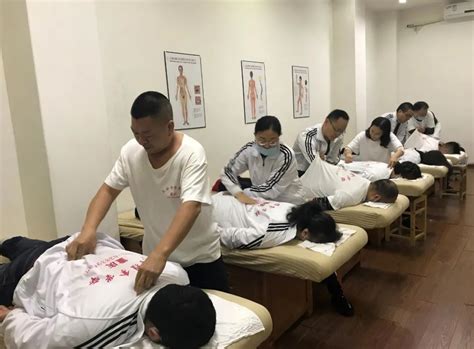 中医职业技能培训为毕业生提供发展新出路！_重庆市六合职业培训学校