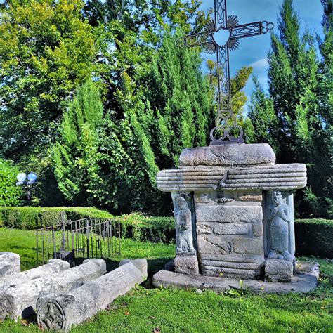 Le Cimetière des Moines (Le Chalard) - All You Need to Know BEFORE You Go