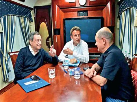 3 Presidential trains cover 650 km. Arrived in Kiev after a long ...