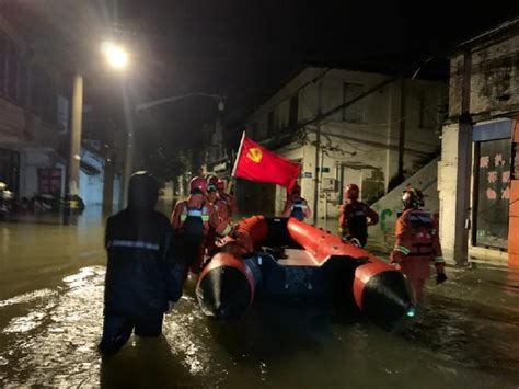 消防救援队伍全力迎战台风“烟花” 营救疏散被困人员3500多人-中国应急信息网