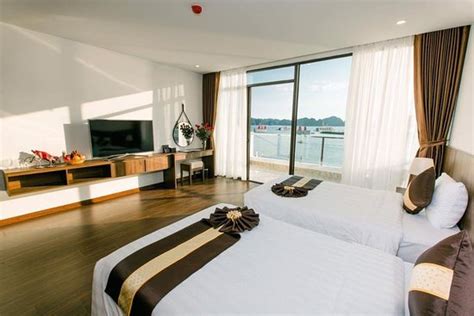 SUN BAY HOTEL (Tuan Chau Island) - Specialty Hotel Reviews, Photos ...